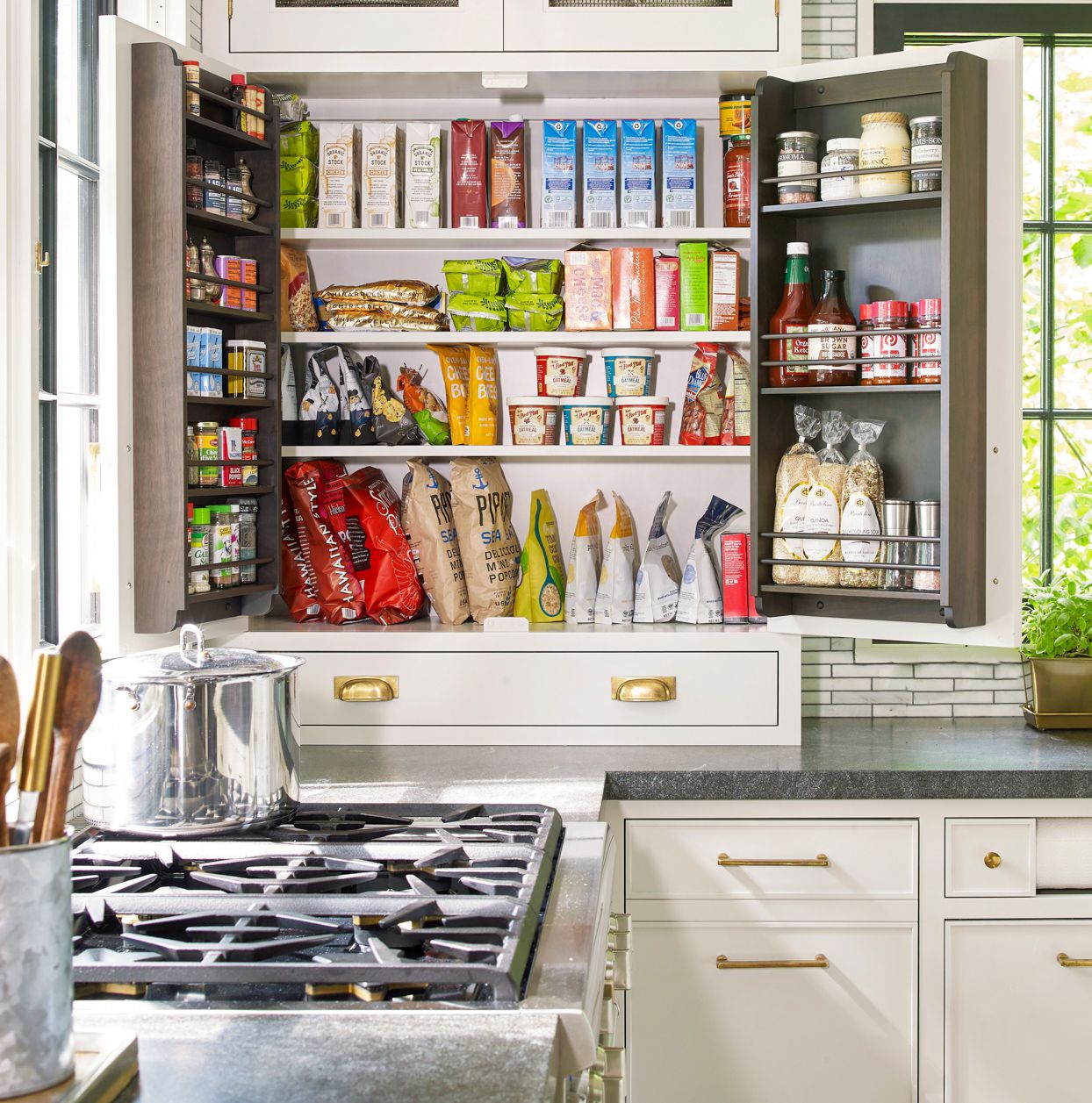 Kitchen Organization: Smart Solutions for a Functional Space - 2