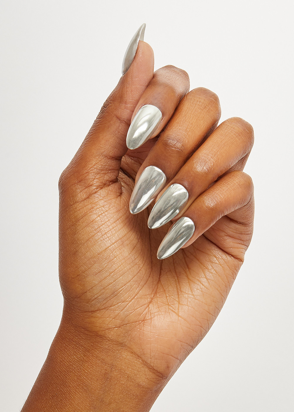 The Ultimate Guide to Chrome Nails: Achieving the Perfect Shiny Look - 9