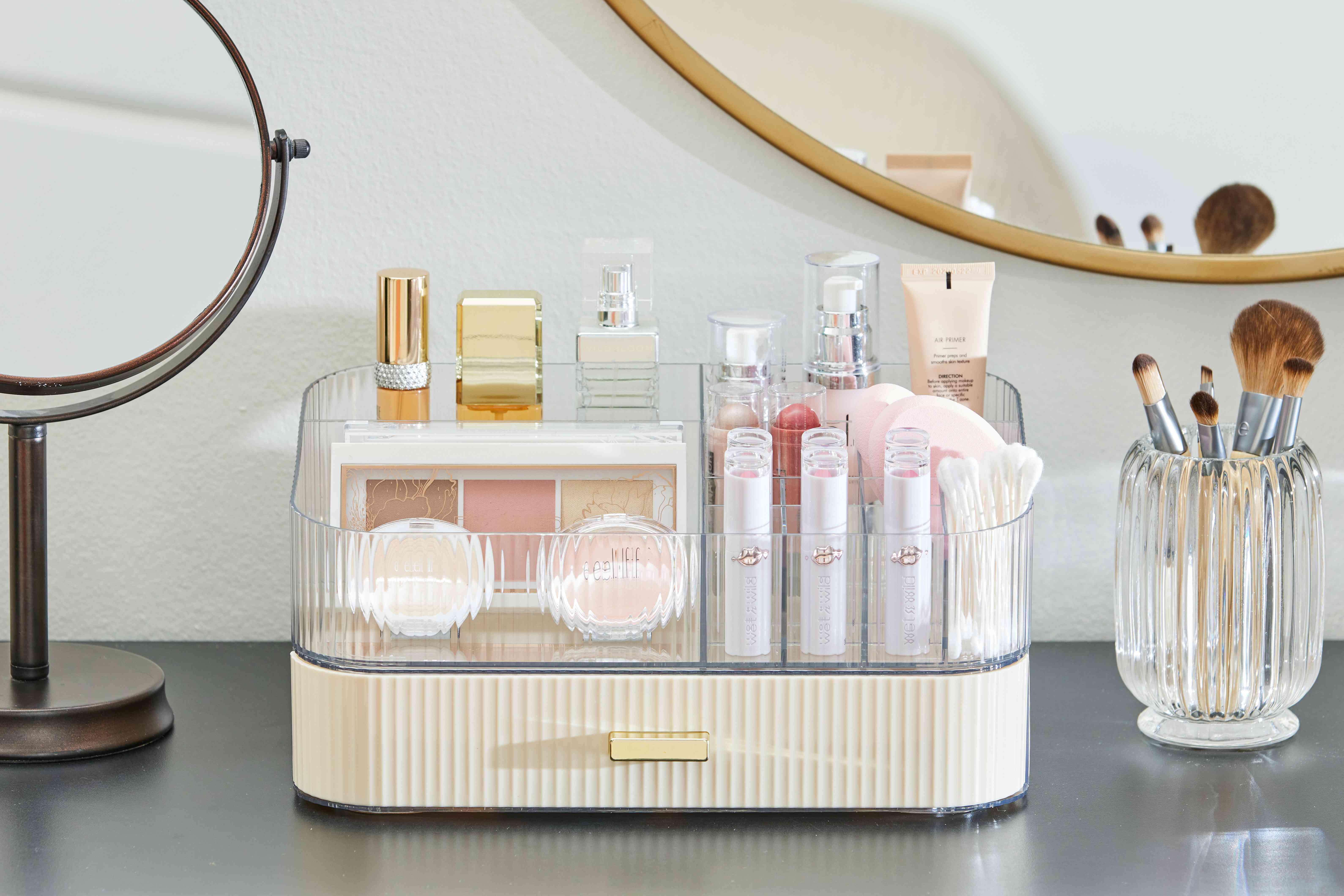 The Ultimate Guide to Makeup Organization: Achieve a Neat and Stylish Space - 3