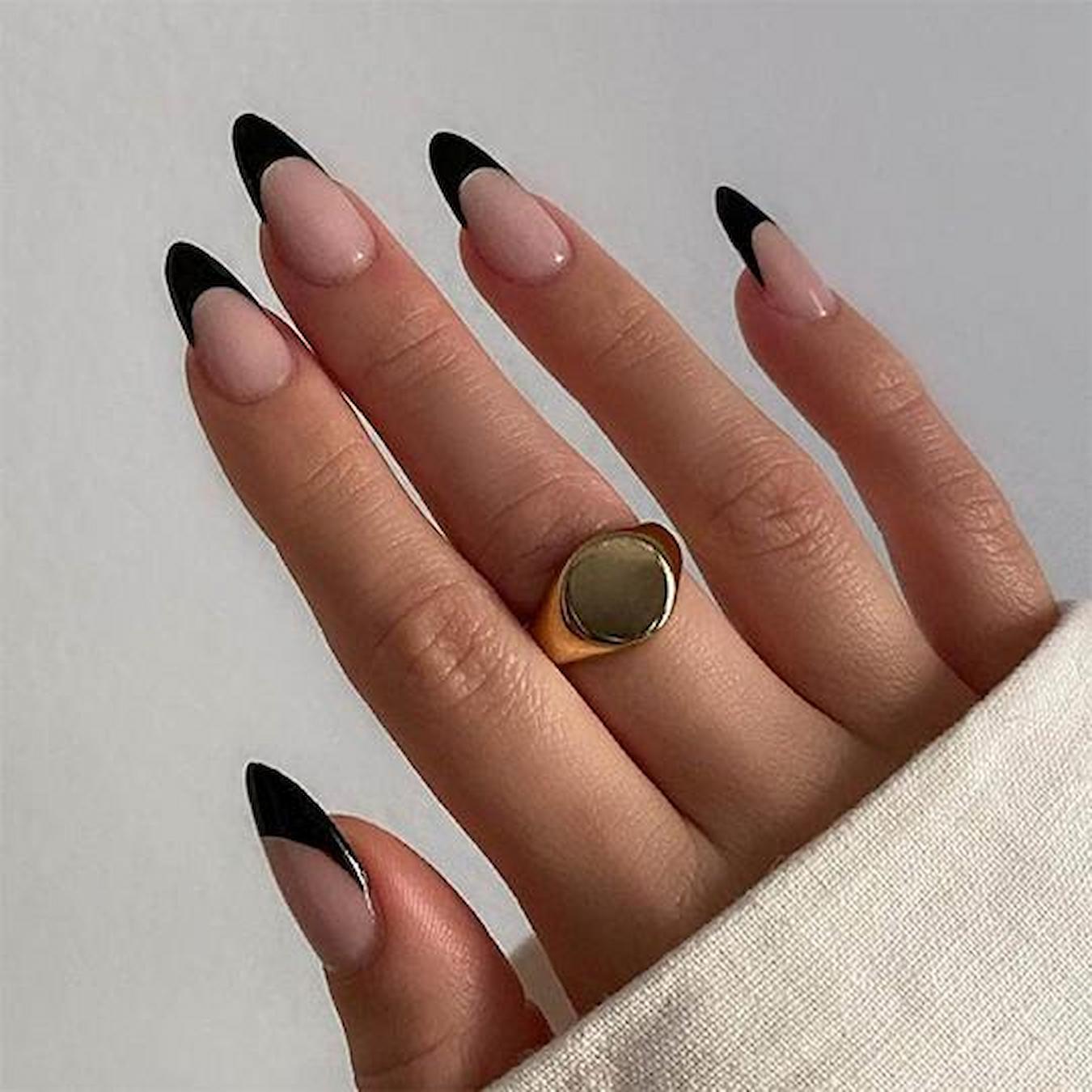 Perfect Black Nails for Every Occasion - 1