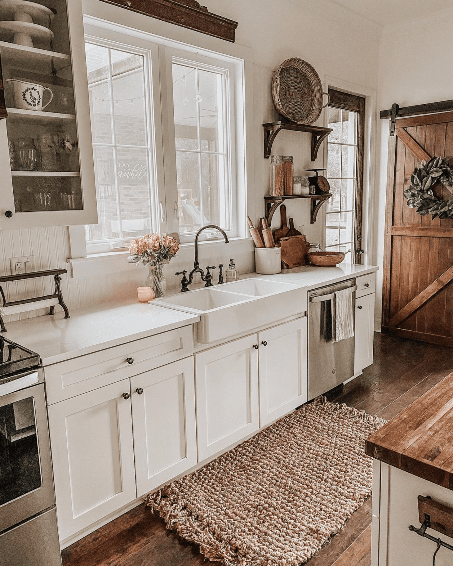 Old Farmhouse Kitchen: Reviving Classic Charm with Modern Touches - 4