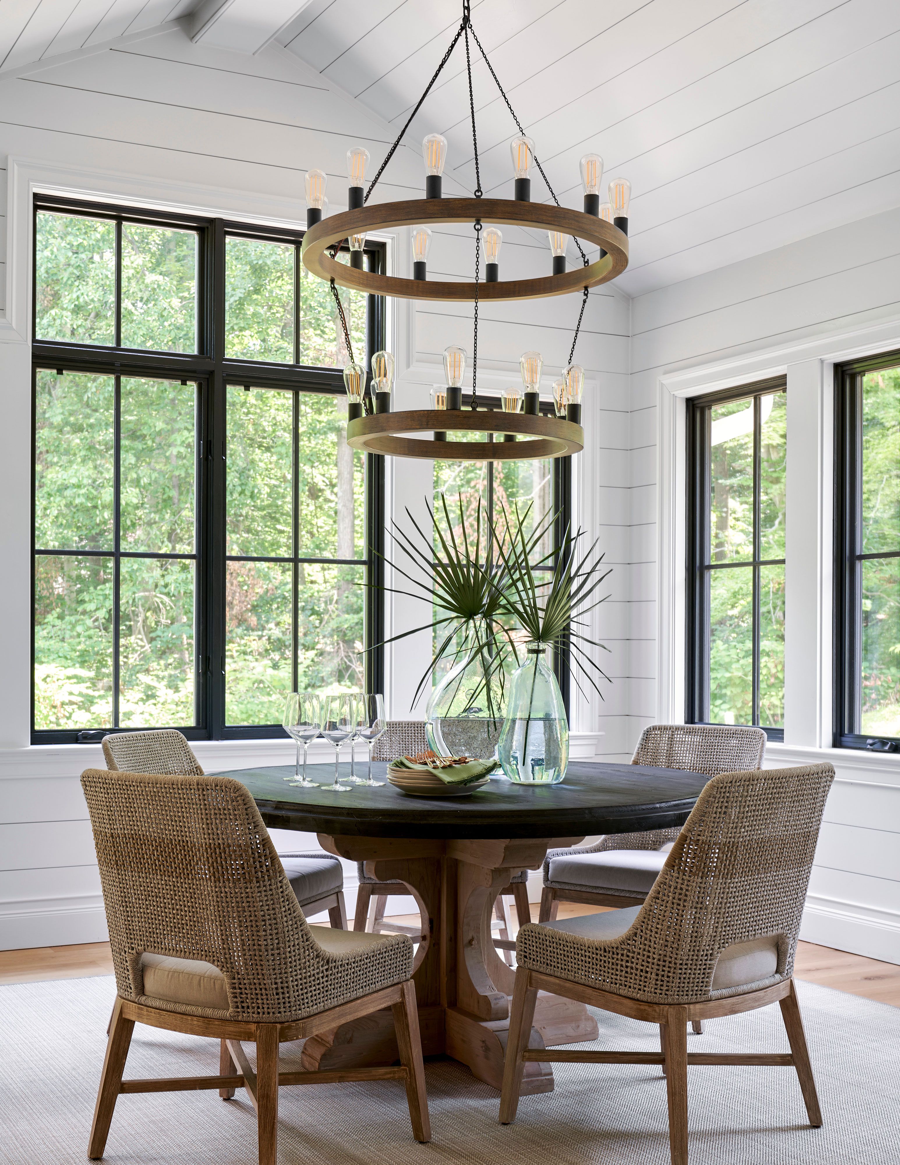 The Ultimate Guide to Creating a Modern Farmhouse Dining Room - 10