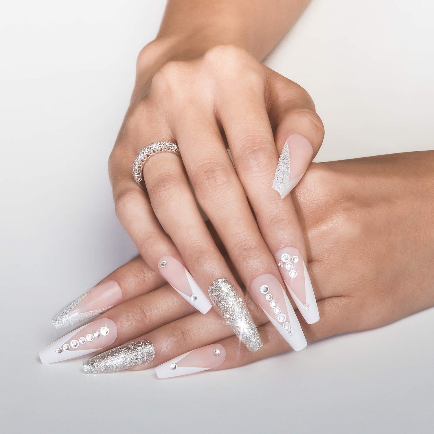 Elegant and Timeless: The Ultimate Guide to Classy Nails - 6