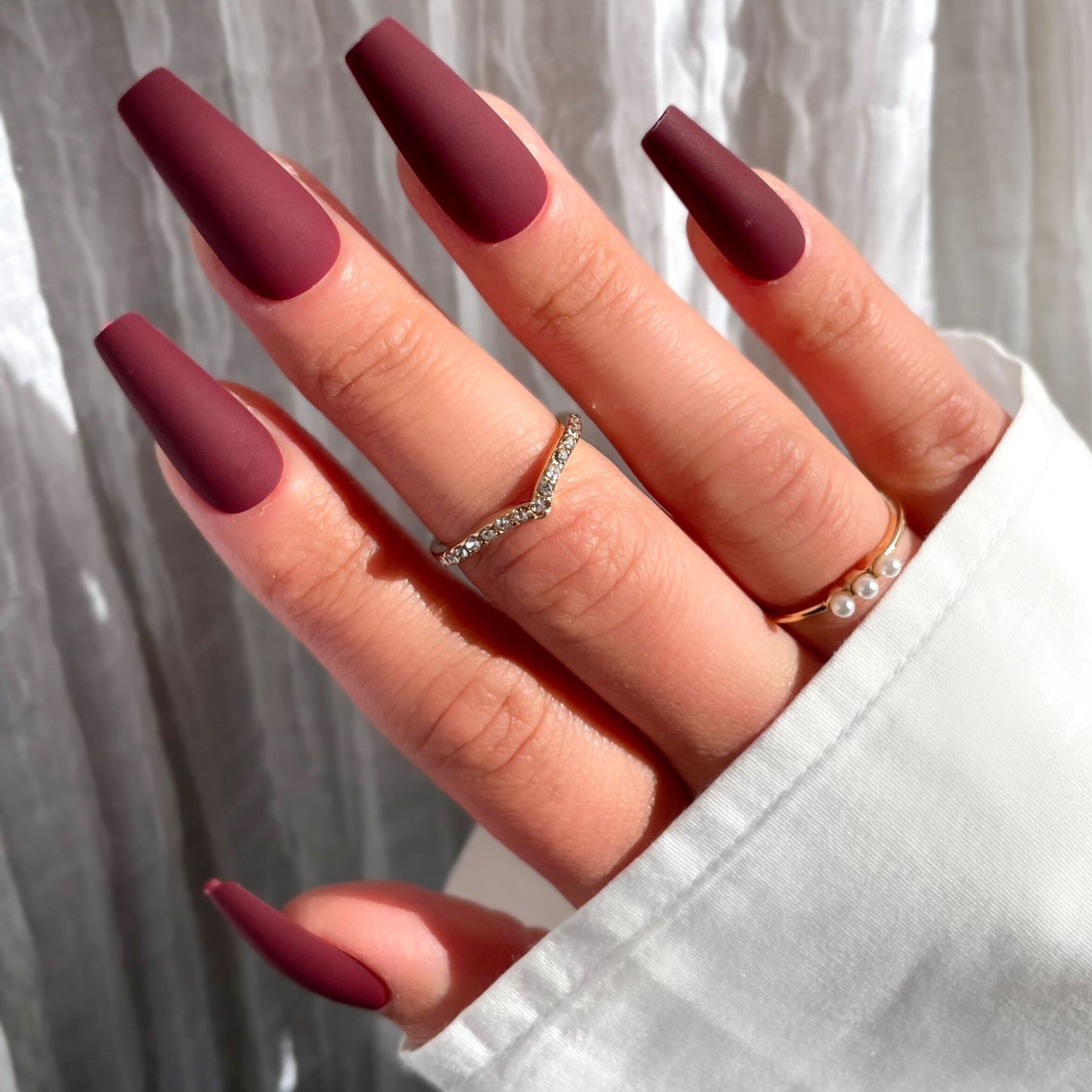 Burgundy Nails: The Perfect Shade for Every Occasion - 4