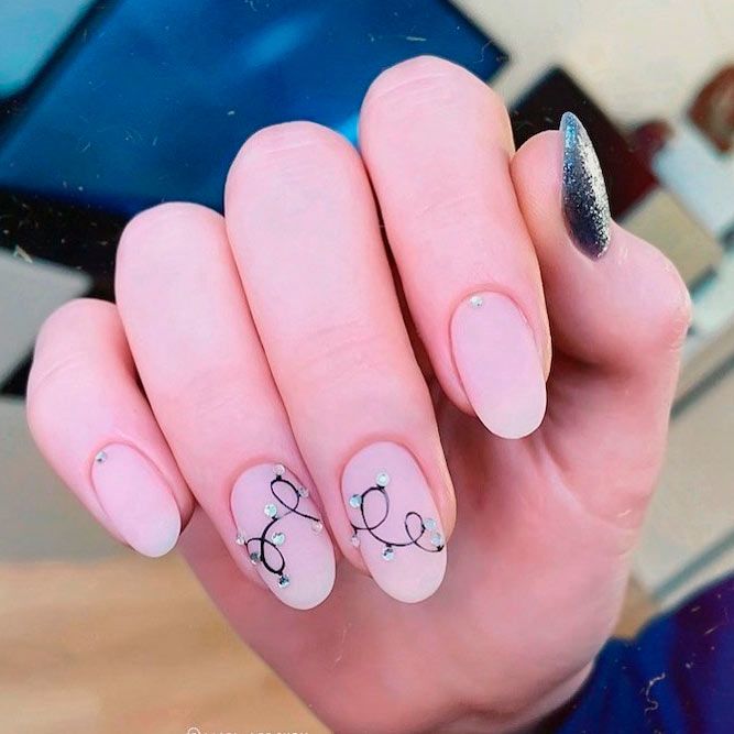 New Years Nails: Stunning Designs for Your Festive Celebration - 2