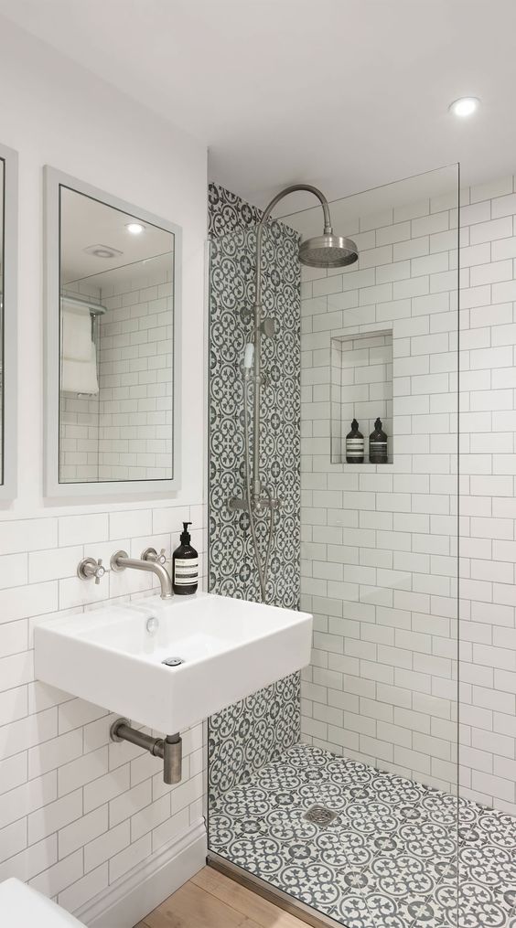 Clever Small Bathroom Ideas for Maximizing Space and Style - 5