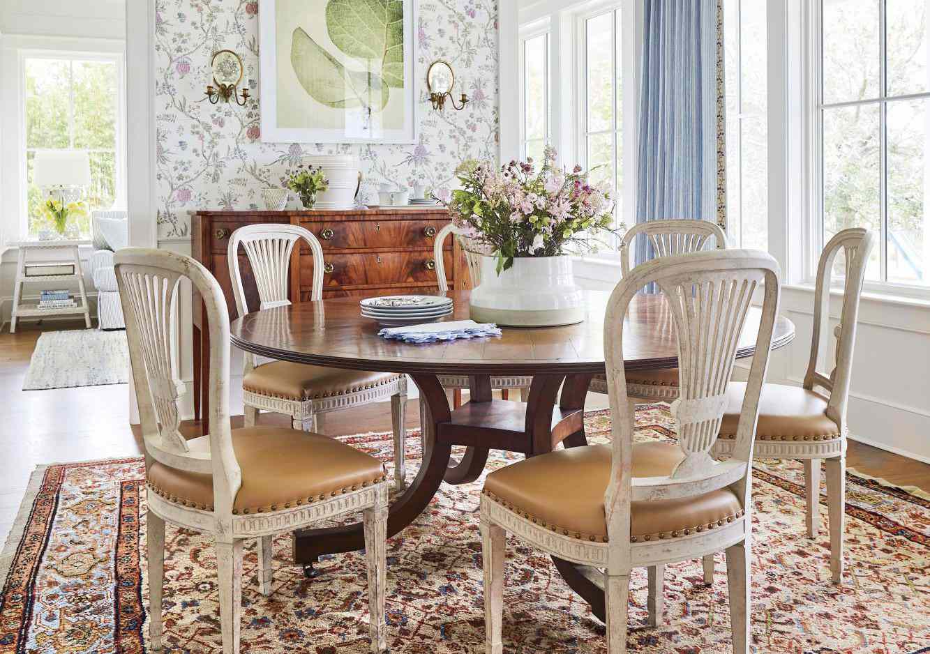 The Ultimate Guide to Transforming Your Dining Room for a Stunning Look - 2